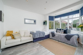 A Bright Lovely Spacious Studio.